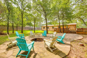 Deck and Fire Pit Unique Pottsboro Haven